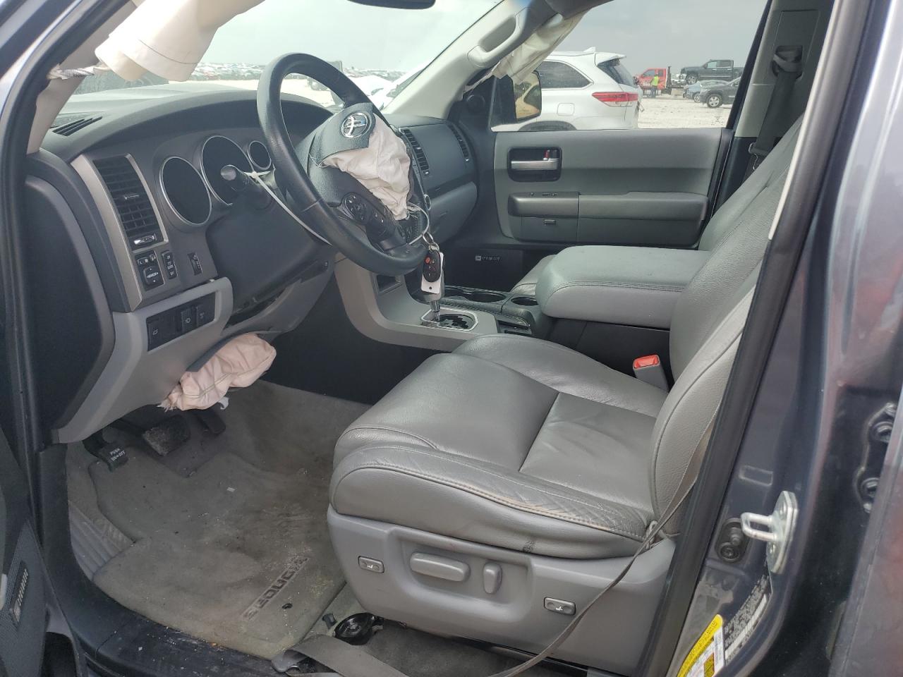 2010 Toyota Sequoia - Image 7