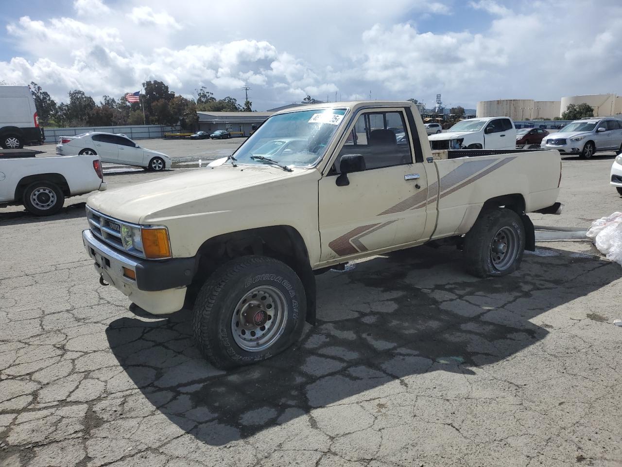 1988 Toyota Pickup Rn63 Std for Sale in Martinez, CA - Vandalism