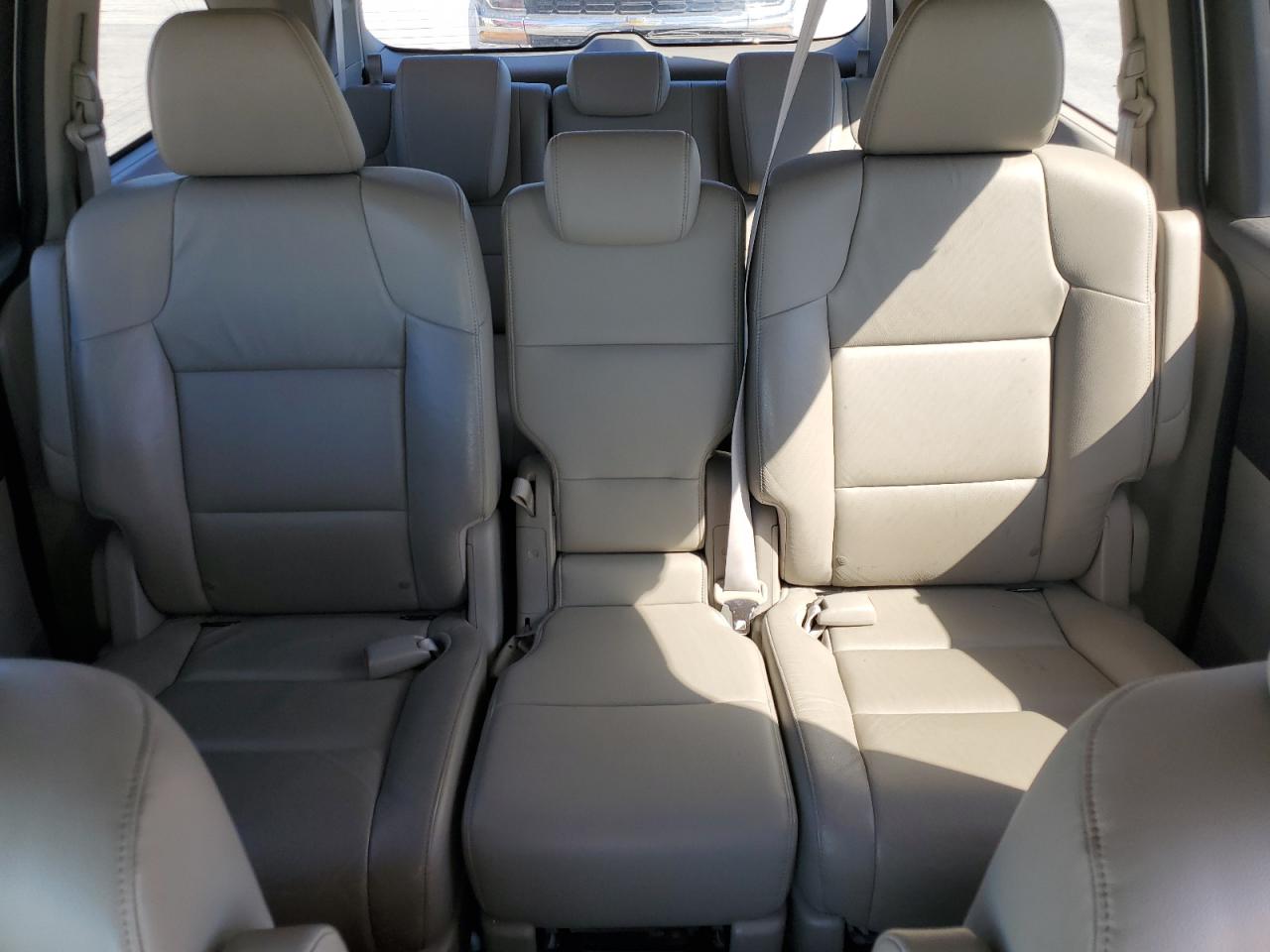 2012 Honda Odyssey - Image 10