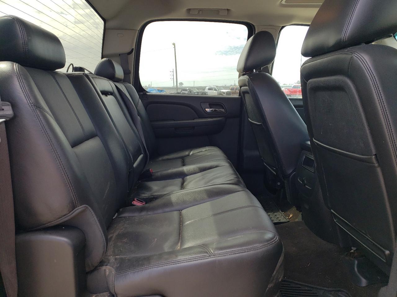 2013 Chevrolet Silverado - Image 10