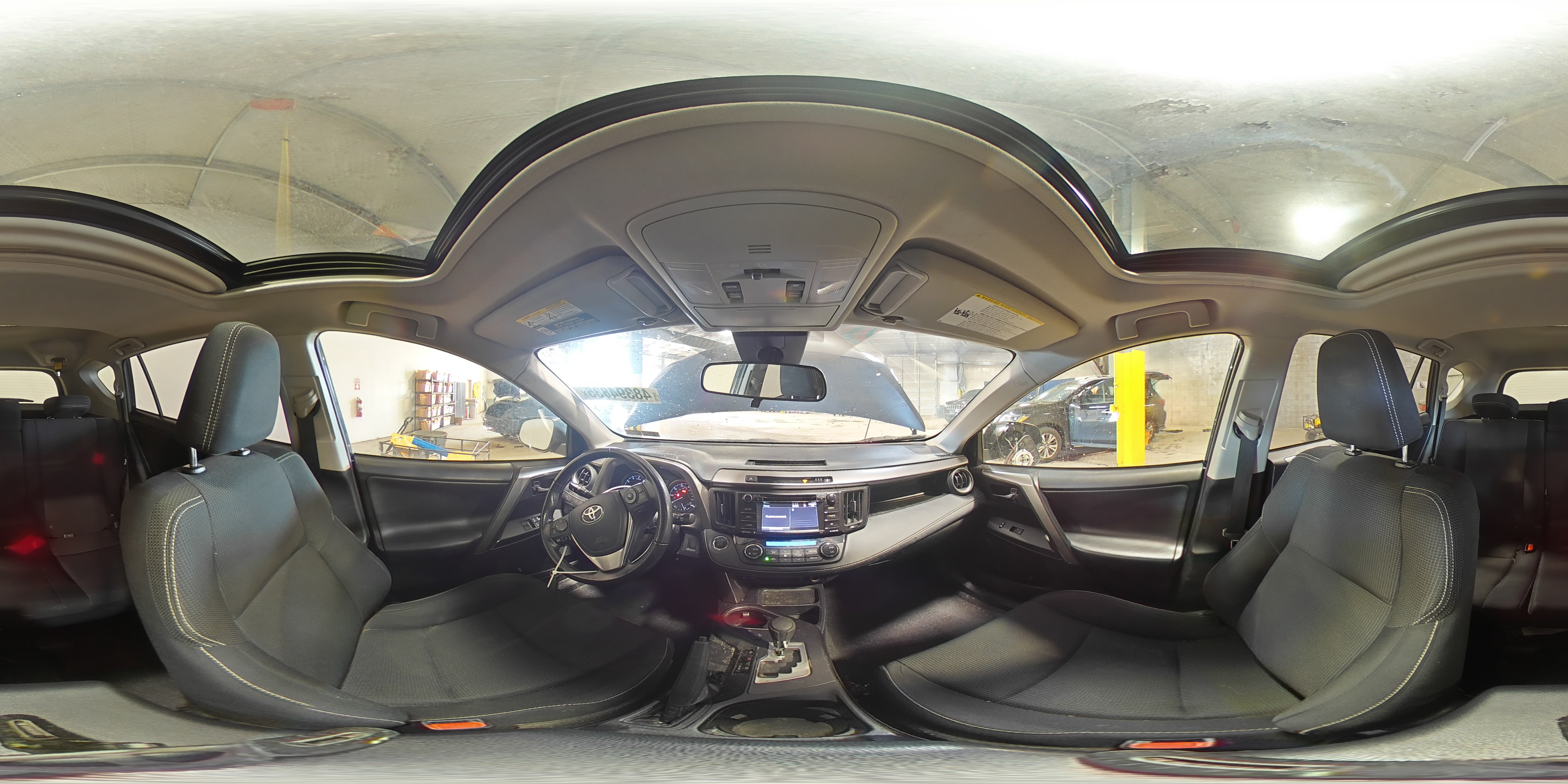 2018 Toyota RAV 4 - Image 15