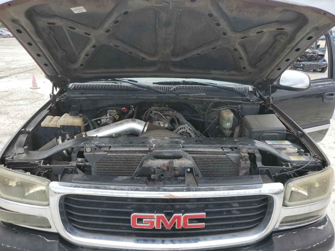 2001 GMC Sierra - Image 11