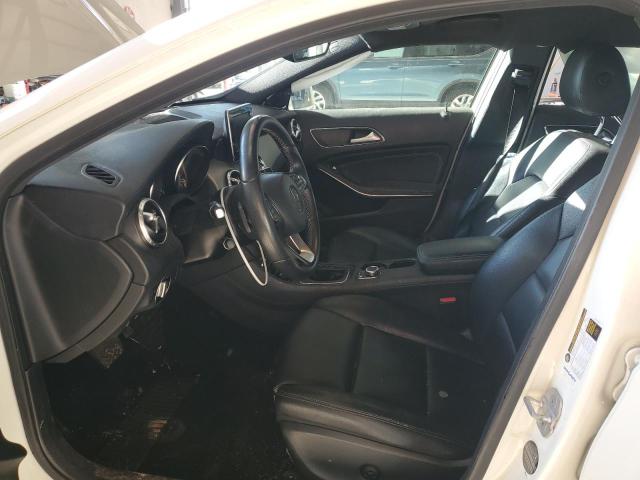 Паркетники MERCEDES-BENZ GLA-CLASS 2016 Белый