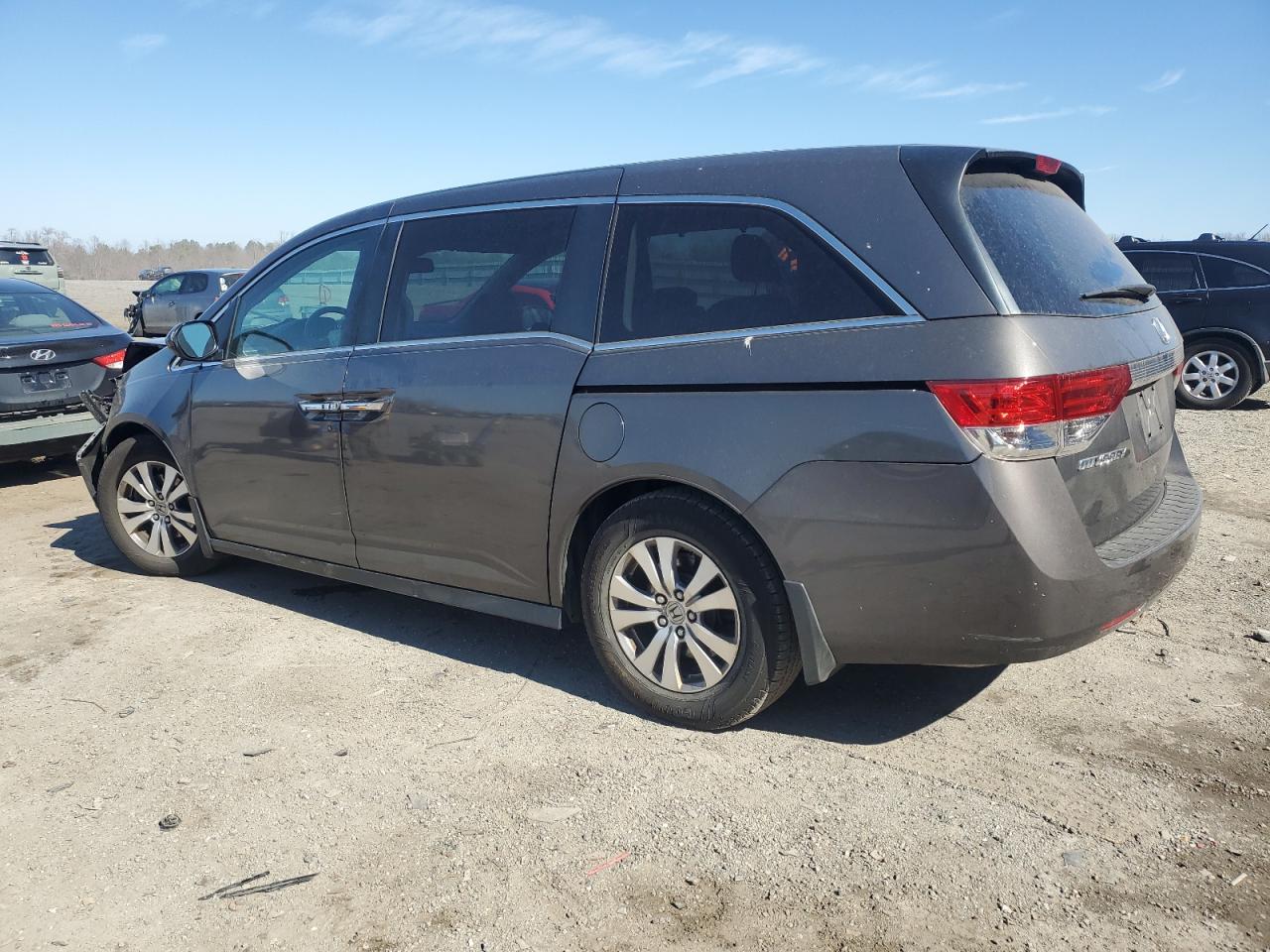 2015 Honda Odyssey - Image 2