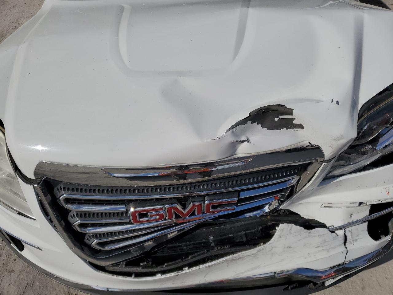 2016 GMC Terrain - Image 12