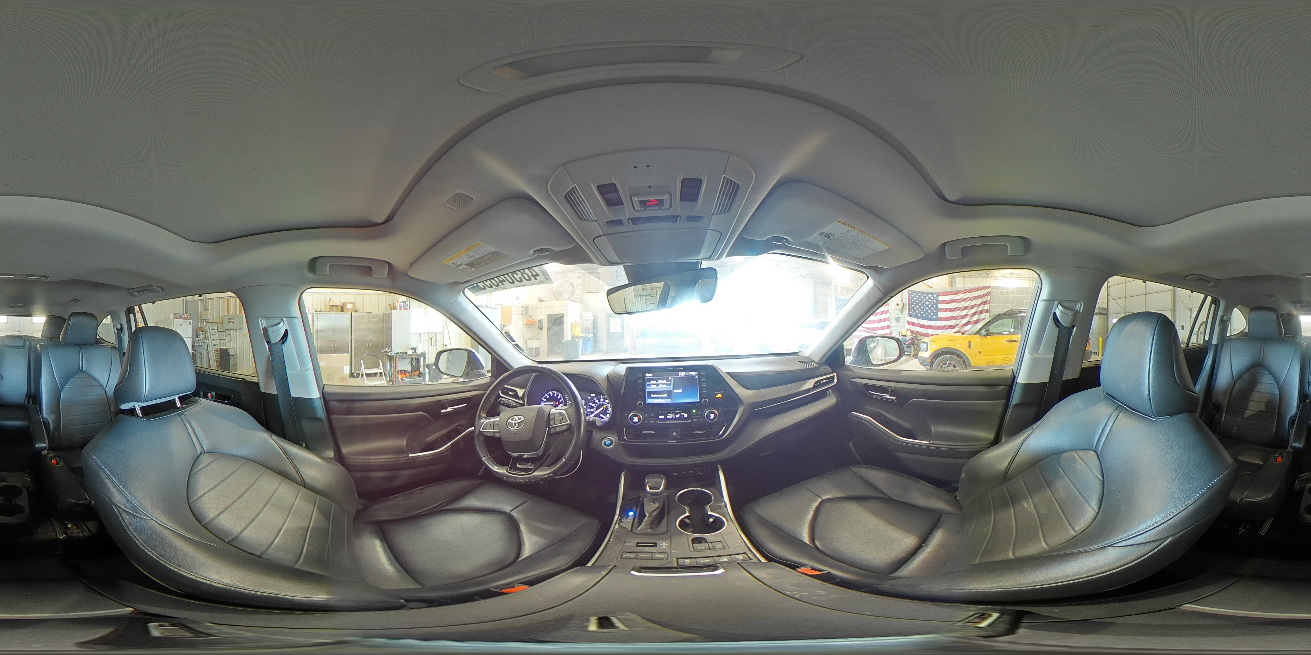 2020 Toyota Highlander - Image 14