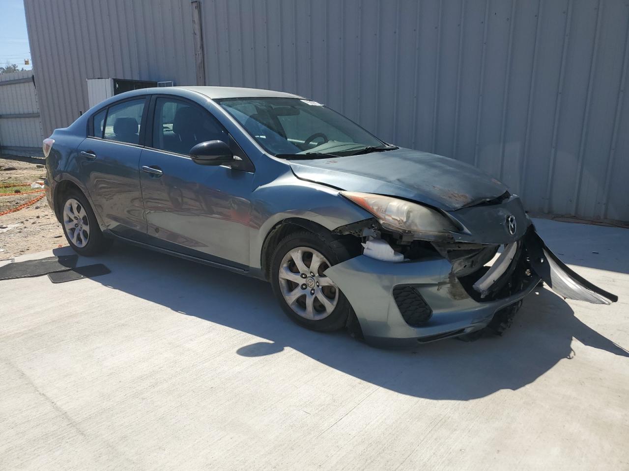 2013 Mazda 3 - Image 4