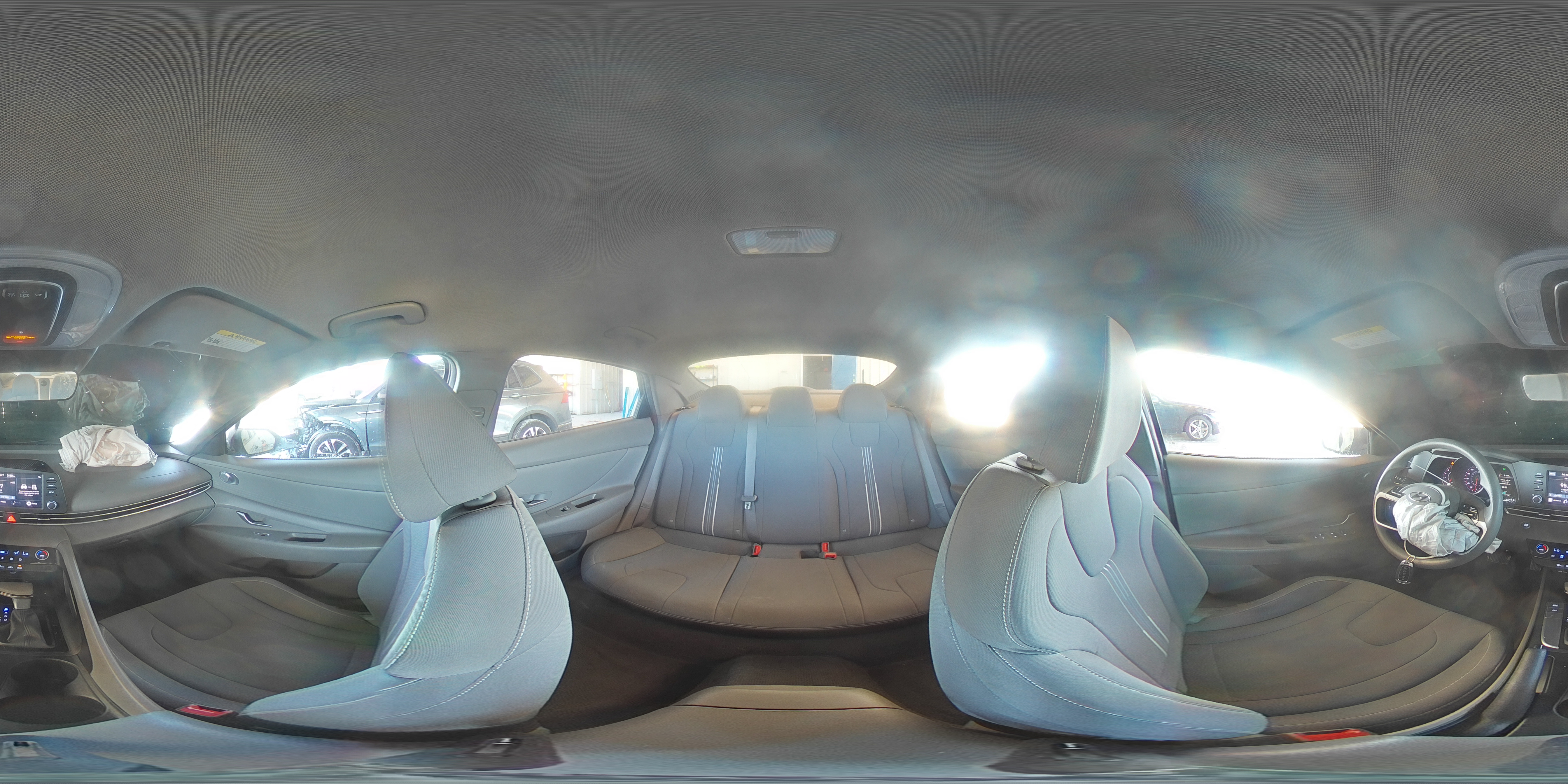 2022 Hyundai Elantra - Image 15