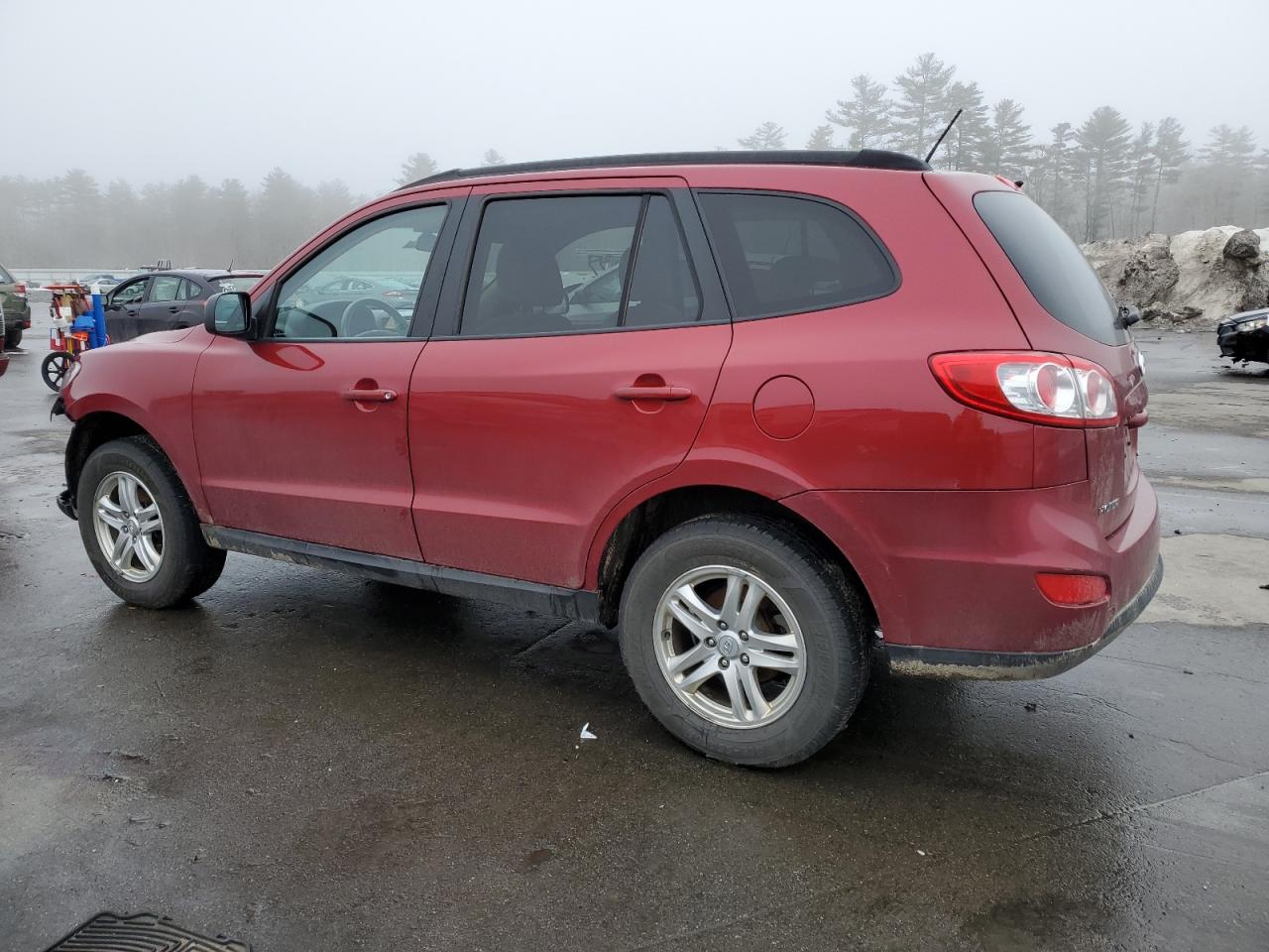 2010 Hyundai Santa Fe - Image 2