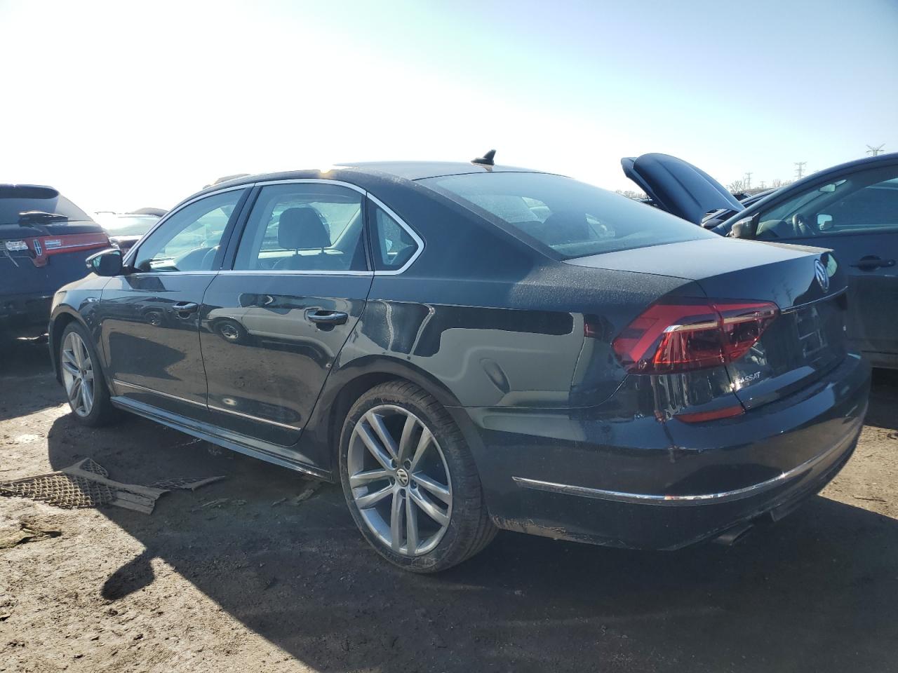 2017 Volkswagen Passat - Image 2