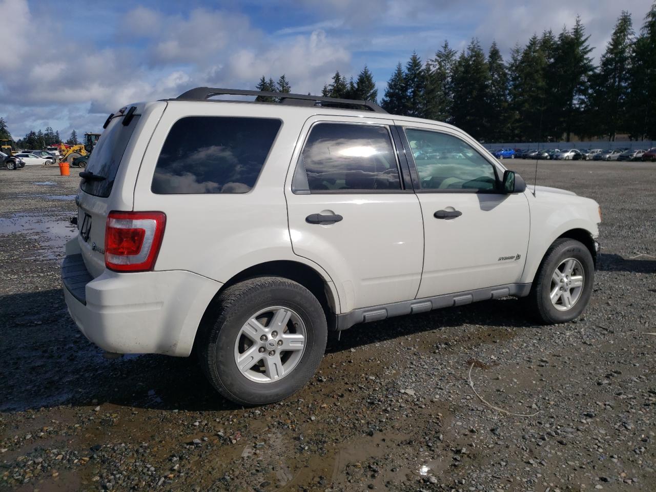 2010 Ford Escape - Image 3