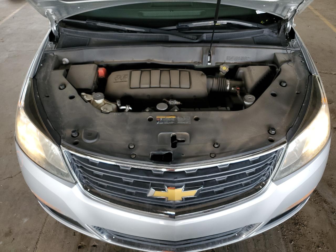 2014 Chevrolet Traverse - Image 12