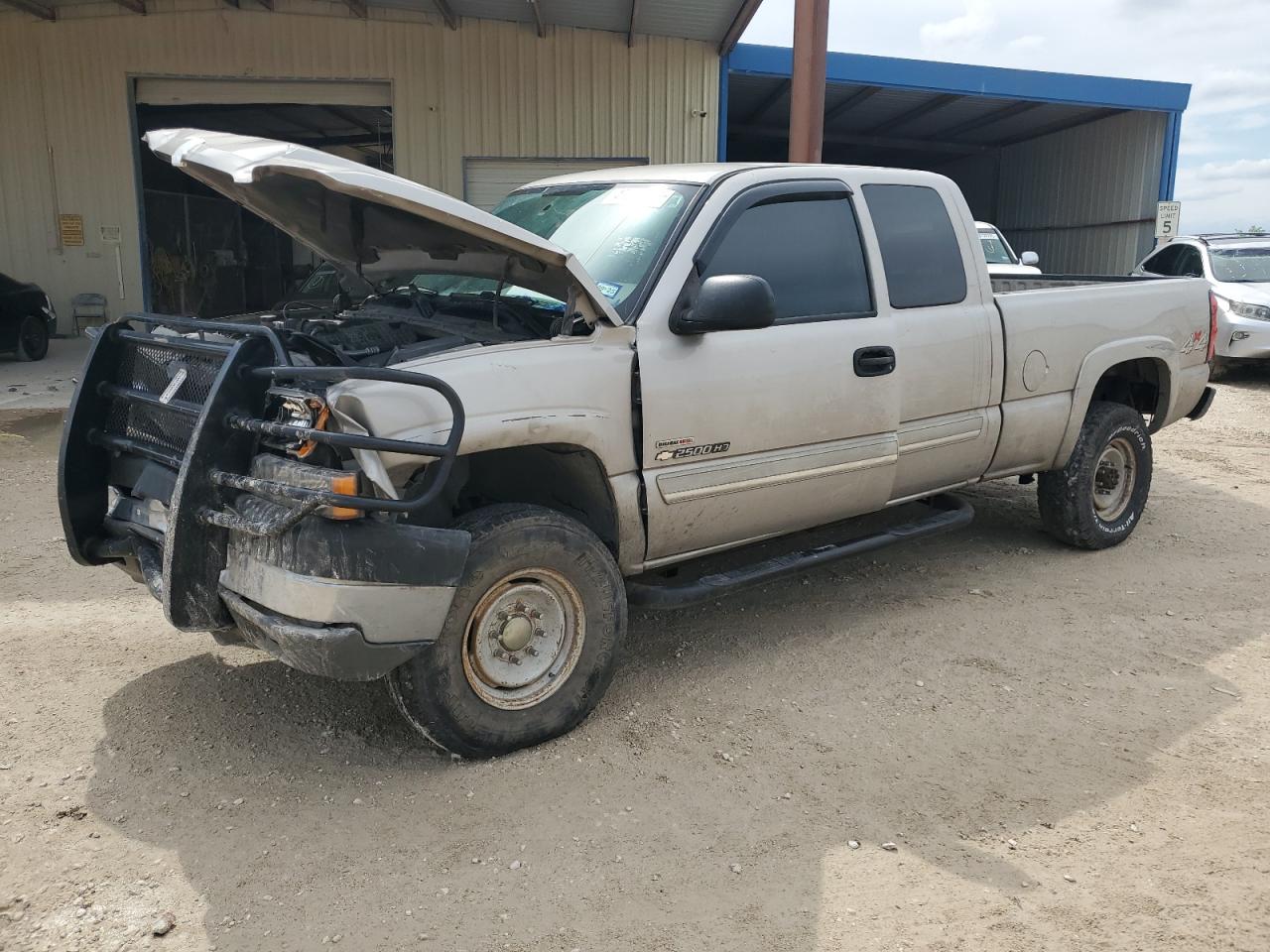 2004 Chevrolet Silverado - Image 1