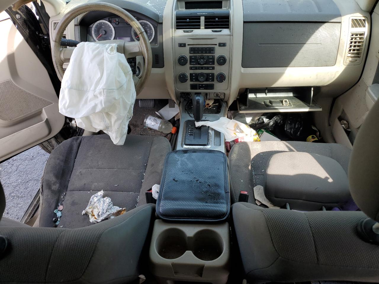 2010 Ford Escape - Image 8