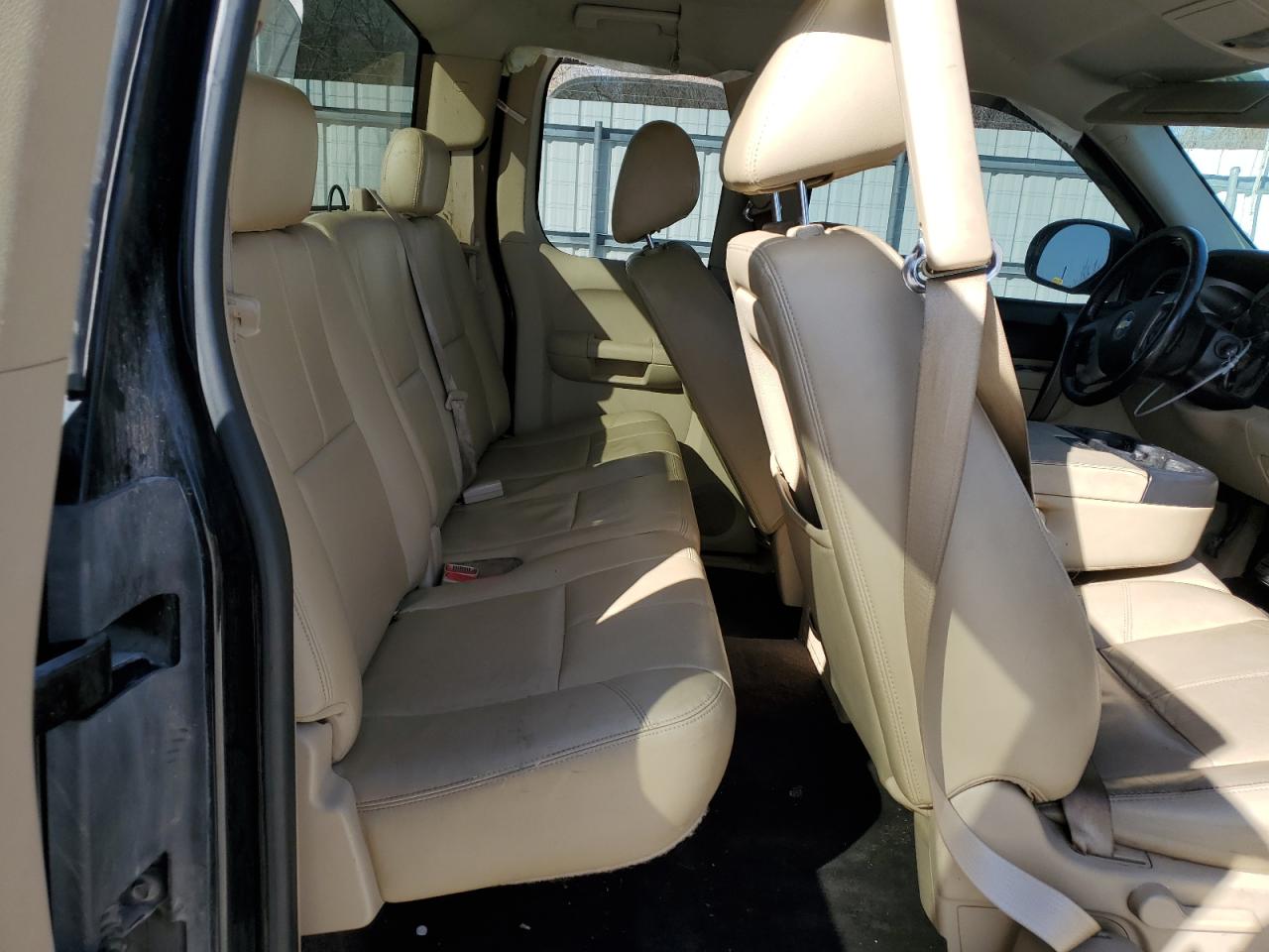 2011 Chevrolet Silverado - Image 10