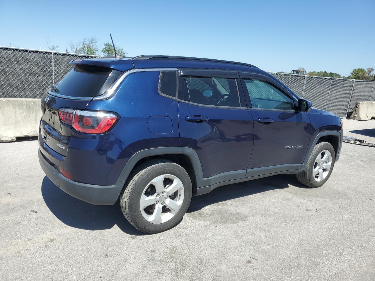2018 Jeep Compass - Image 3