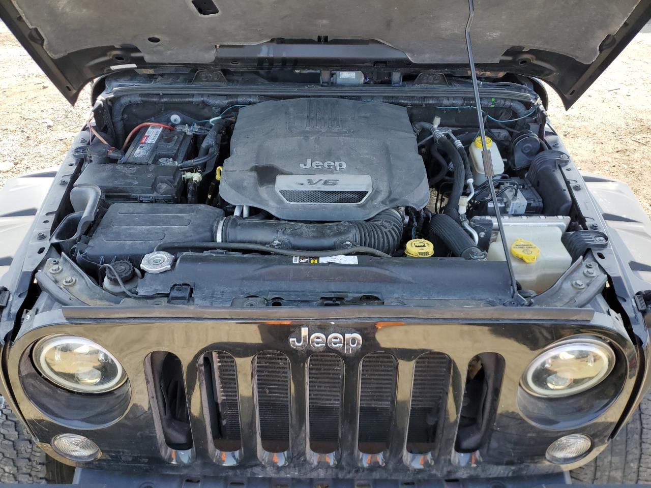2015 Jeep Wrangler - Image 11