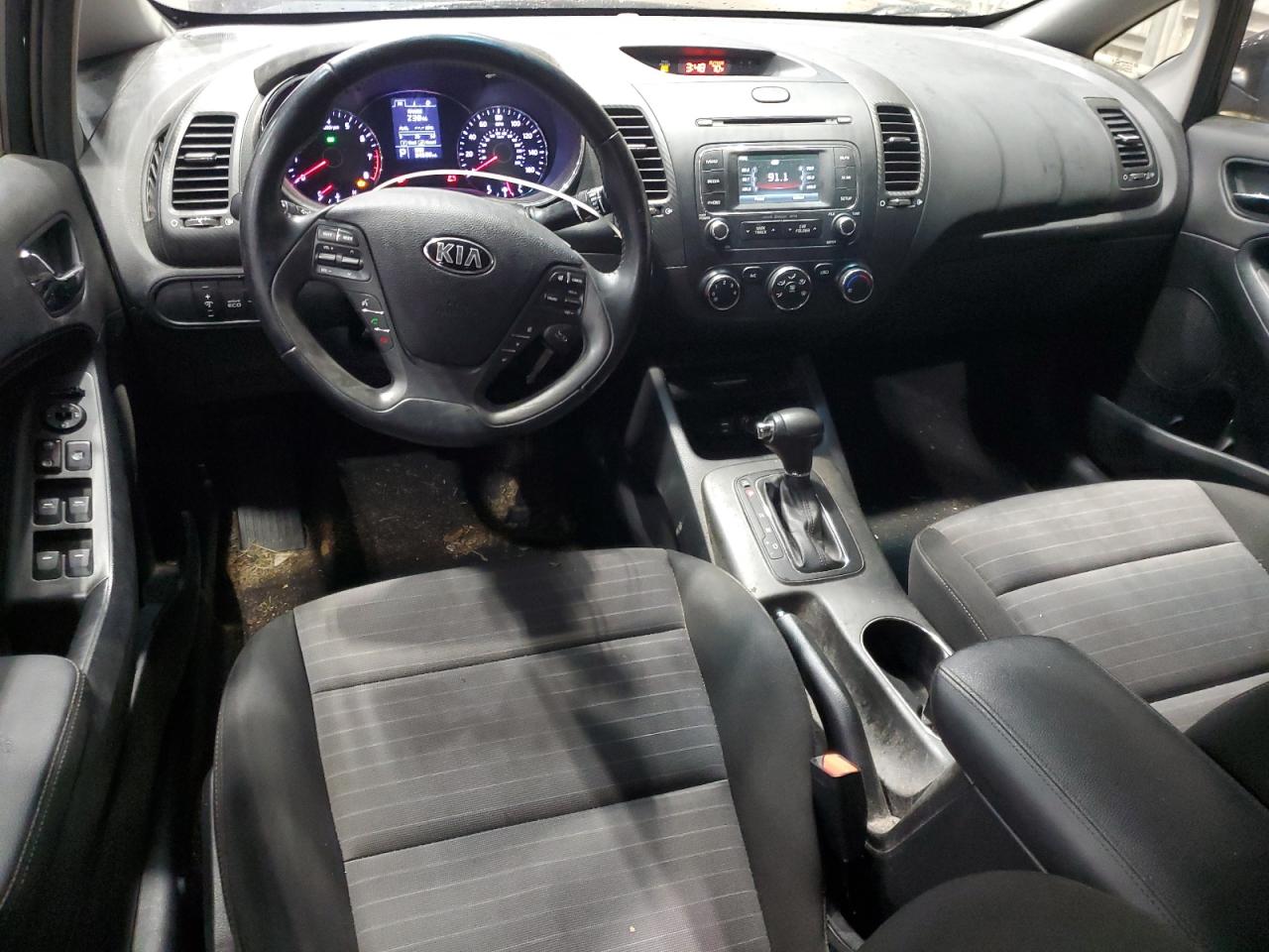 2016 Kia Forte - Image 8