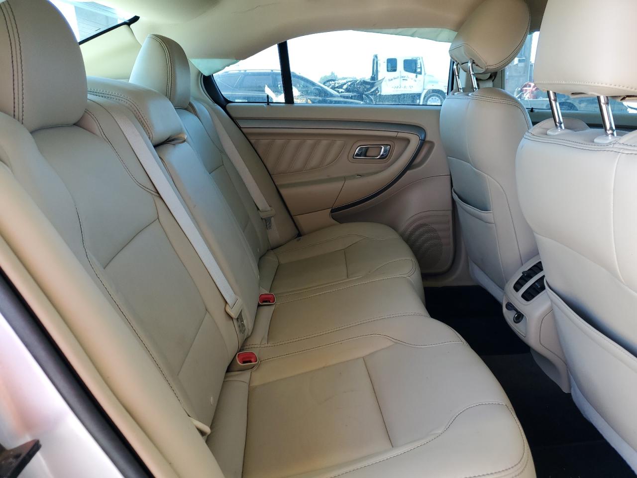 2013 Ford Taurus - Image 10