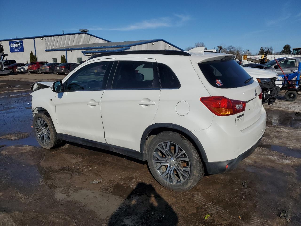 2017 Mitsubishi Outlander - Image 2