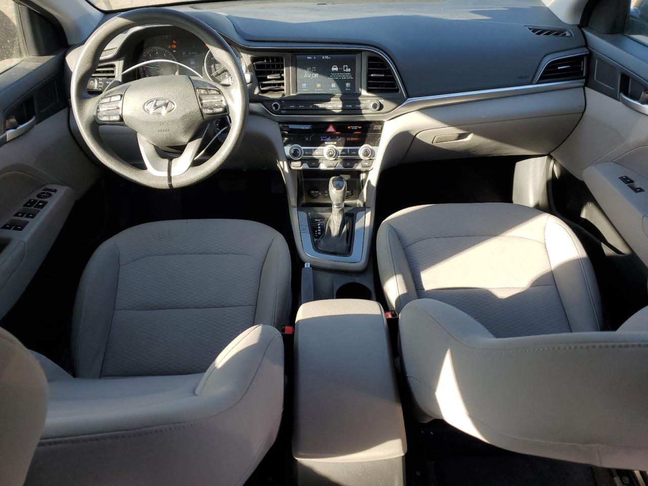 2020 Hyundai Elantra - Image 8