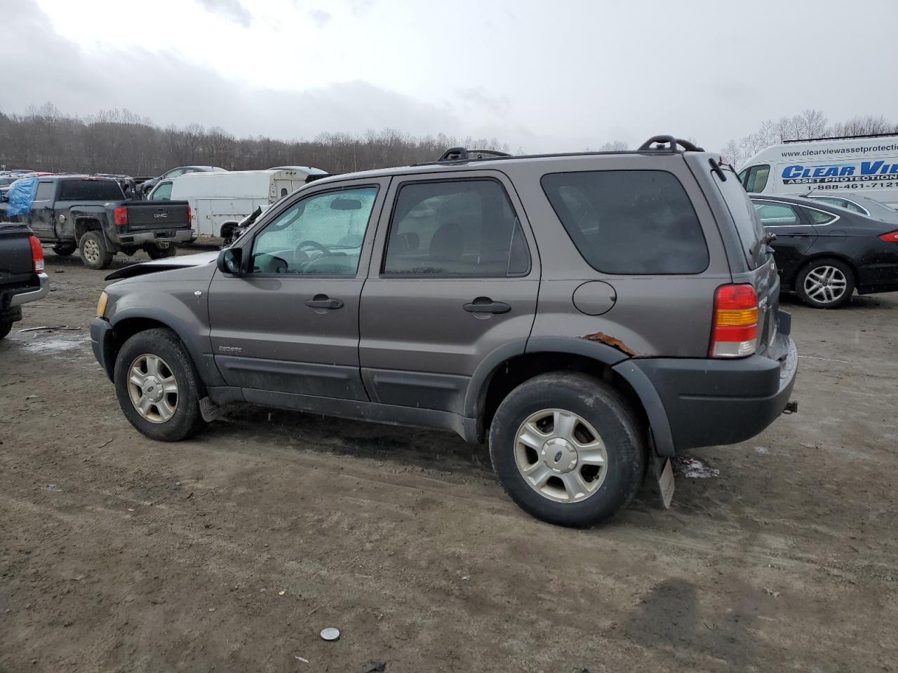 2002 Ford Escape - Image 2