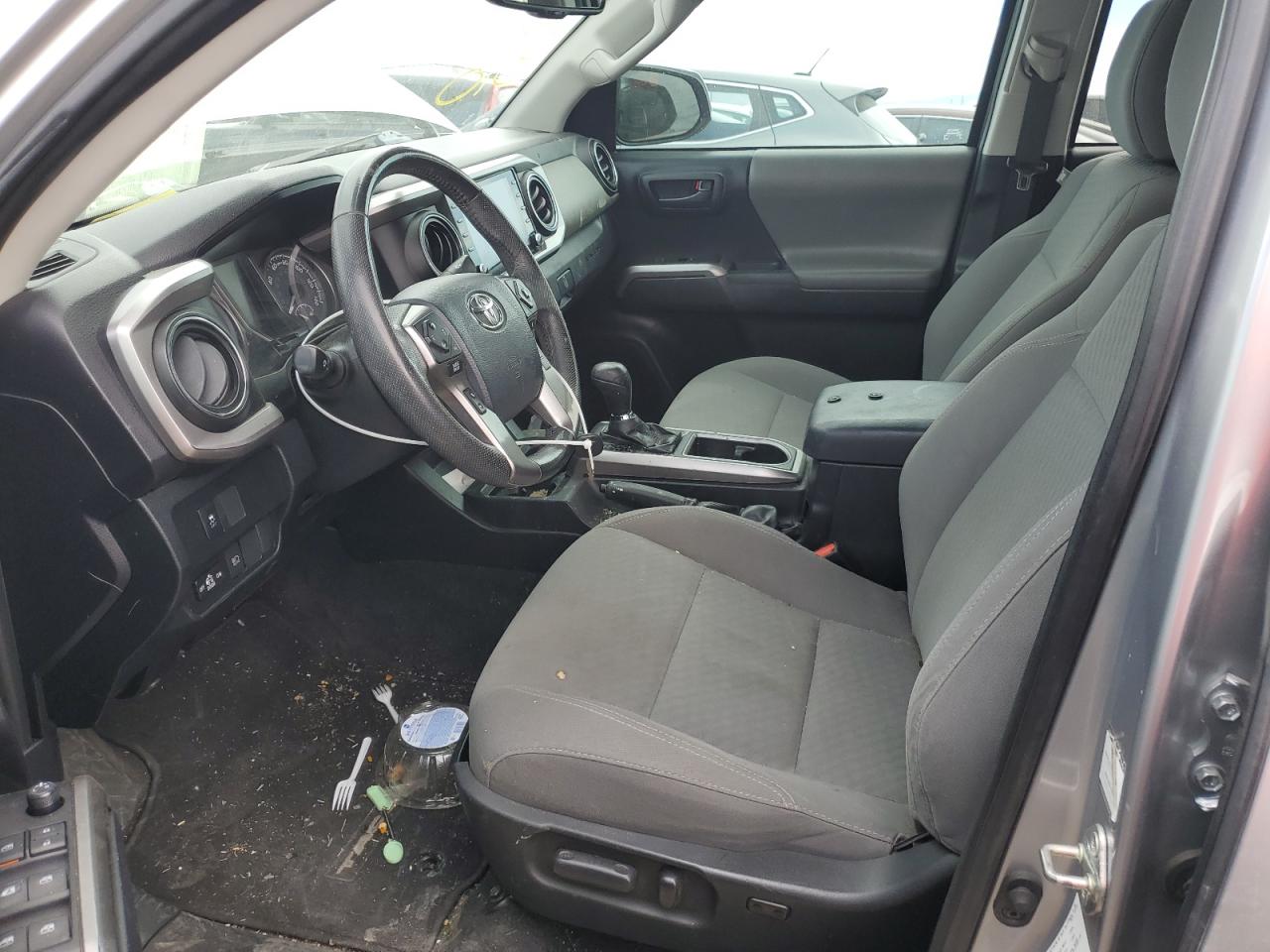 2020 Toyota Tacoma - Image 13