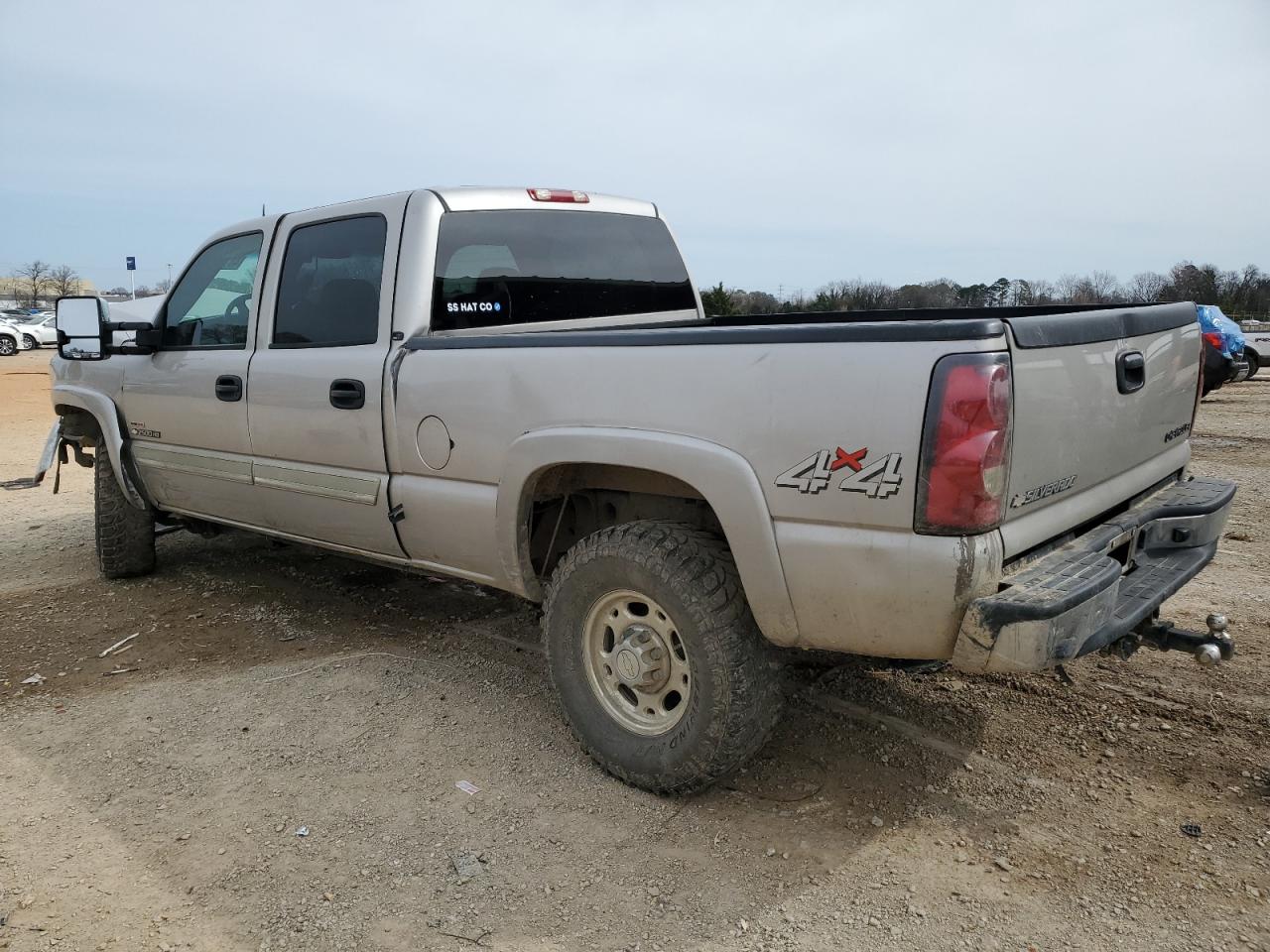 2005 Chevrolet Silverado - Image 2
