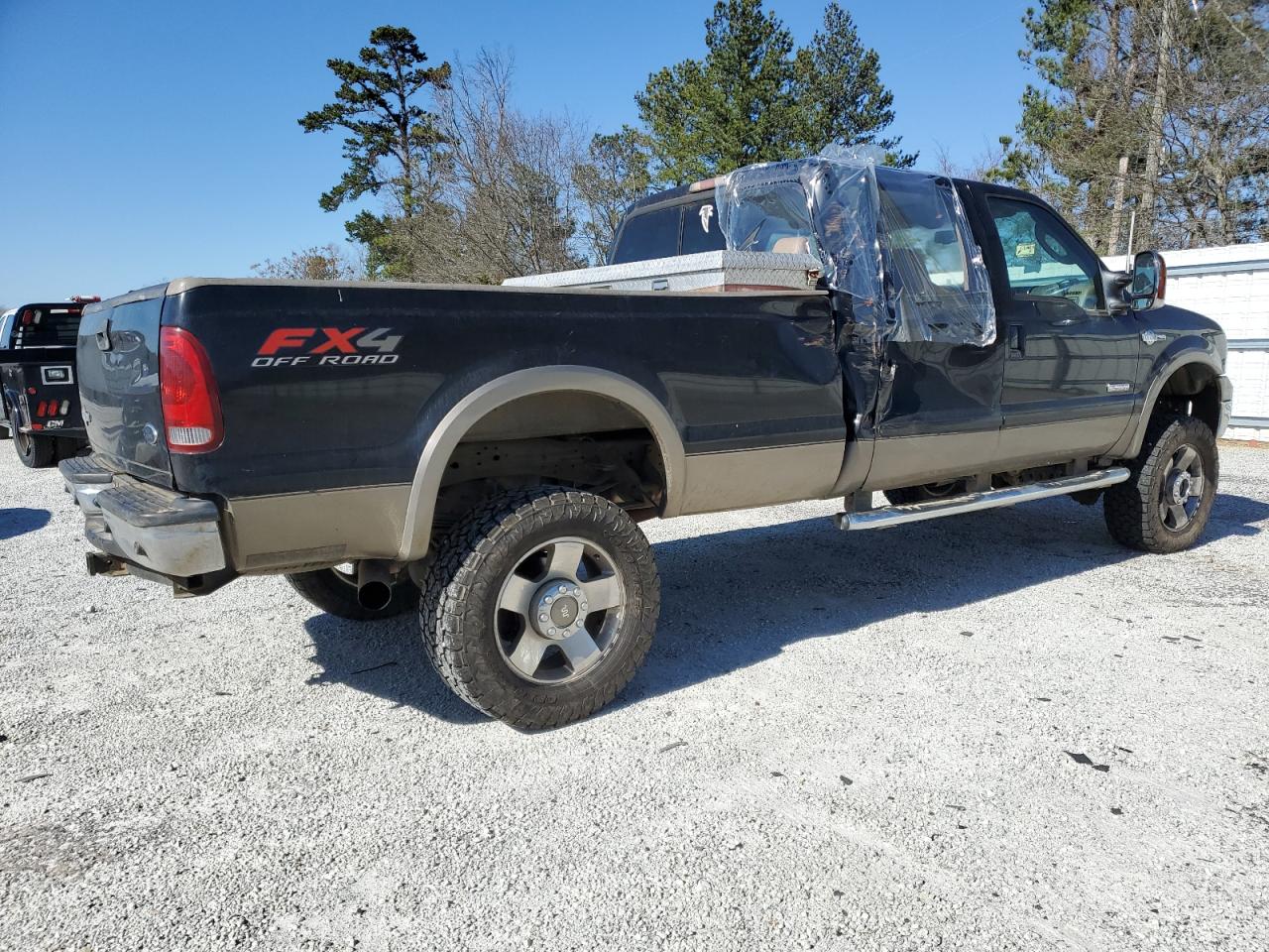 2006 Ford F350 - Image 3