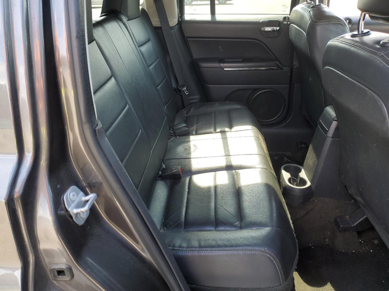 2014 Jeep Liberty (Patriot) - Image 11