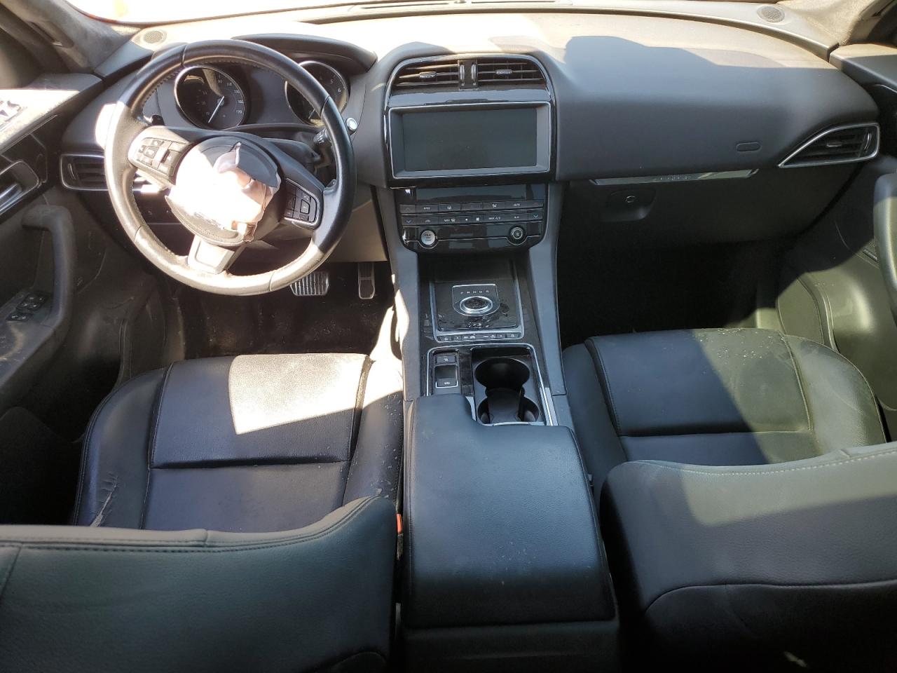 2019 Jaguar F-Pace - Image 8