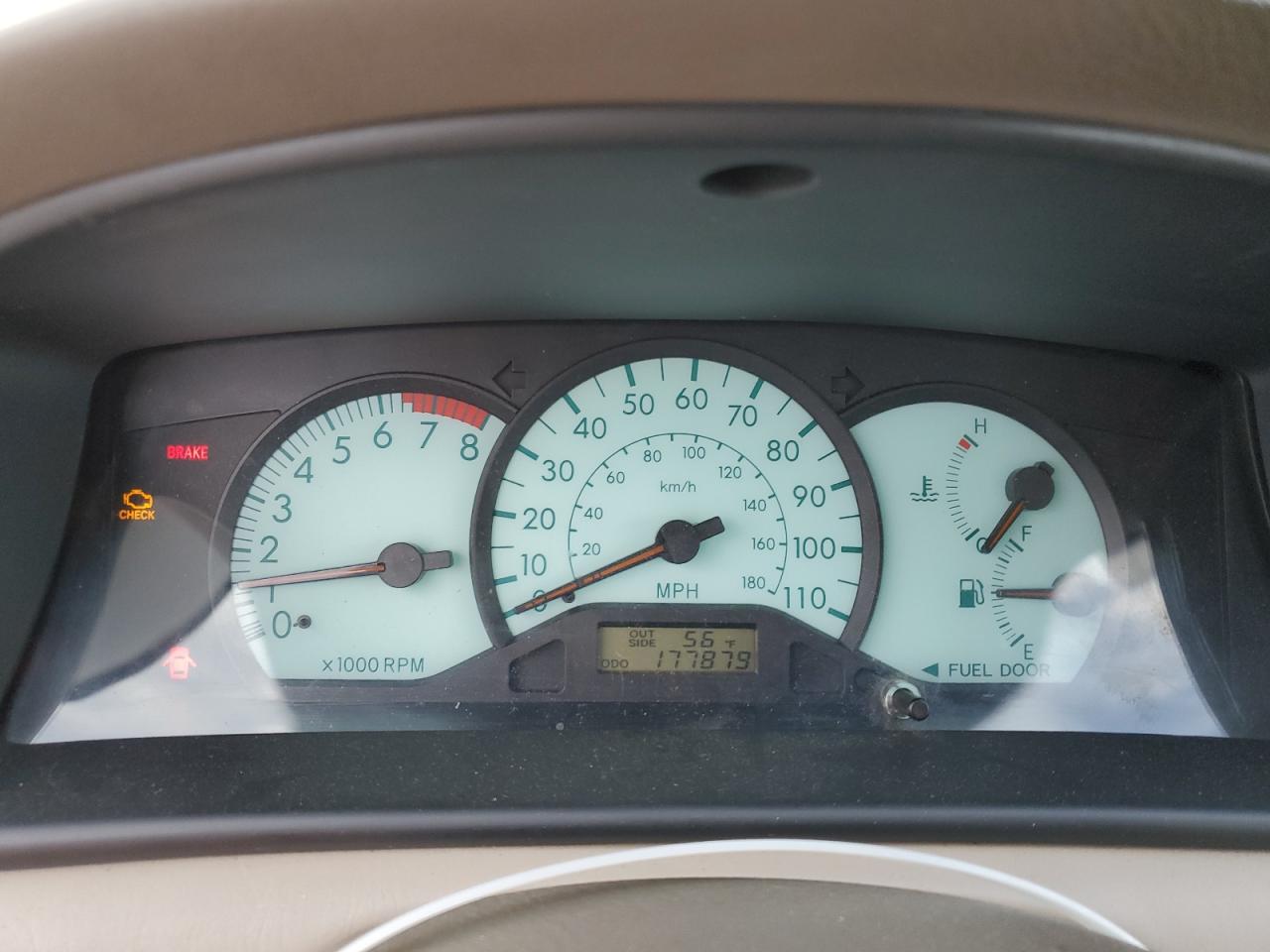 2004 Toyota Corolla - Image 9