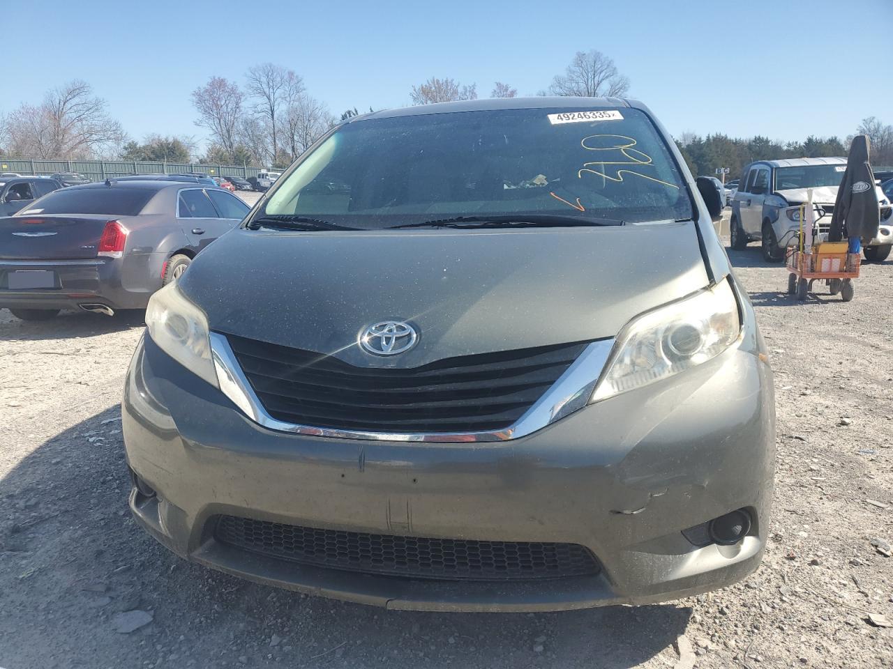 2013 Toyota Sienna - Image 5