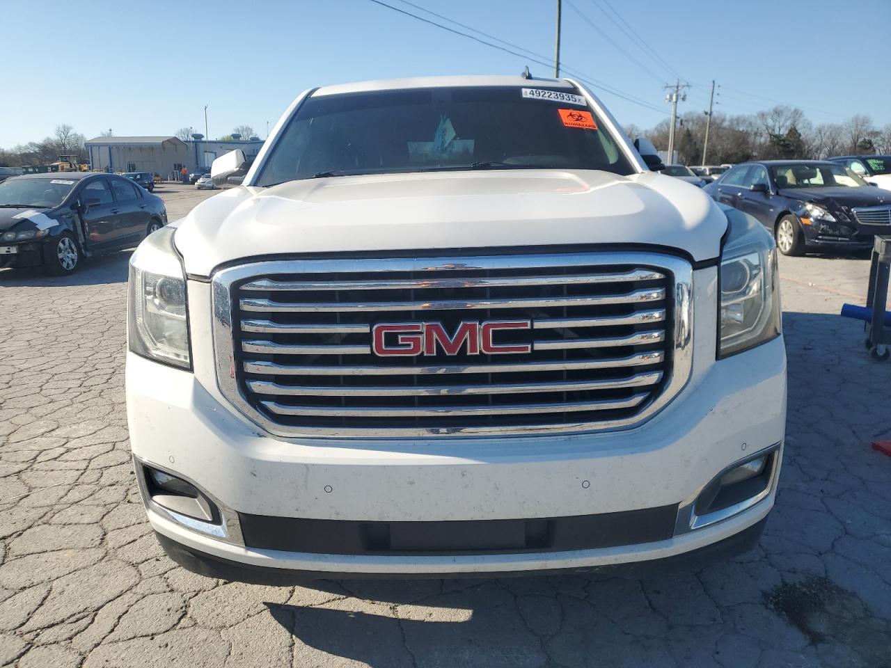 2015 GMC Yukon - Image 5