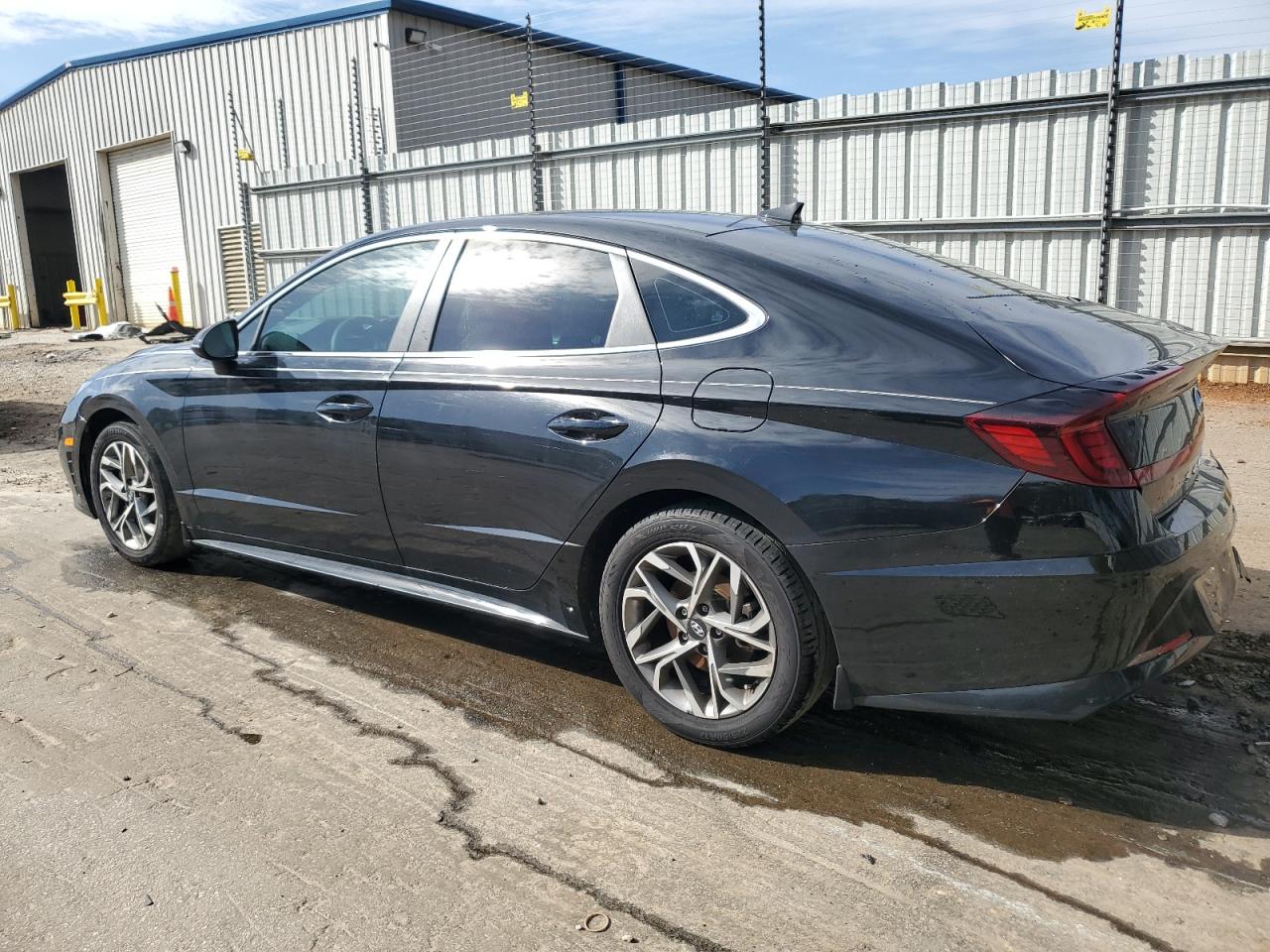 2022 Hyundai Sonata - Image 2