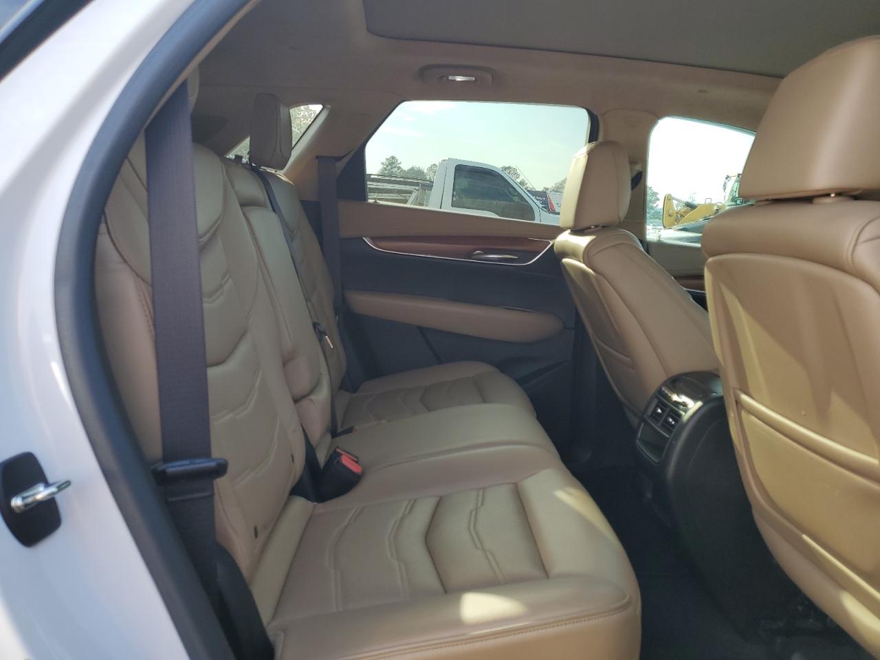 2017 Cadillac XT5 - Image 11
