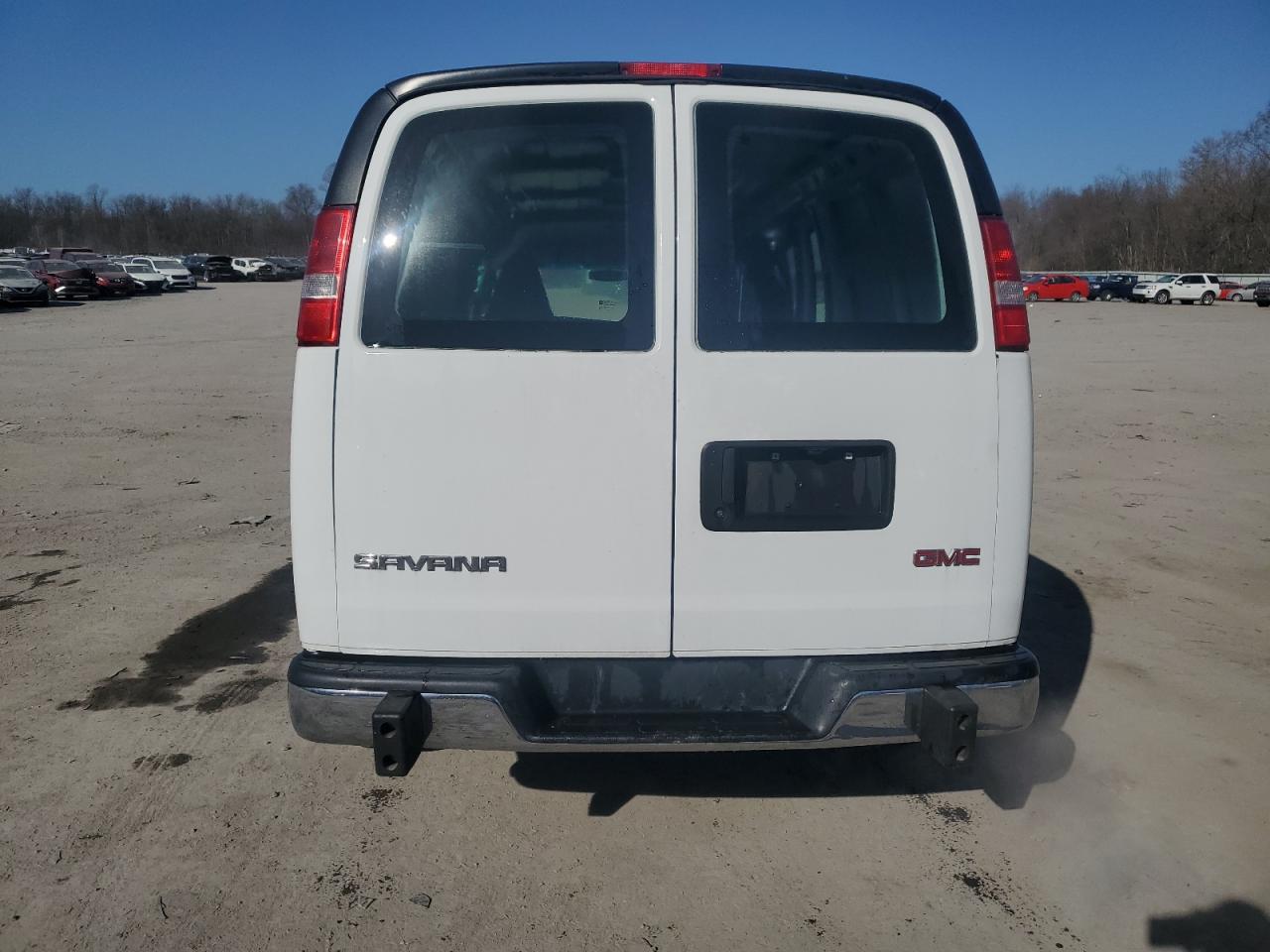2017 GMC Savana - Image 6