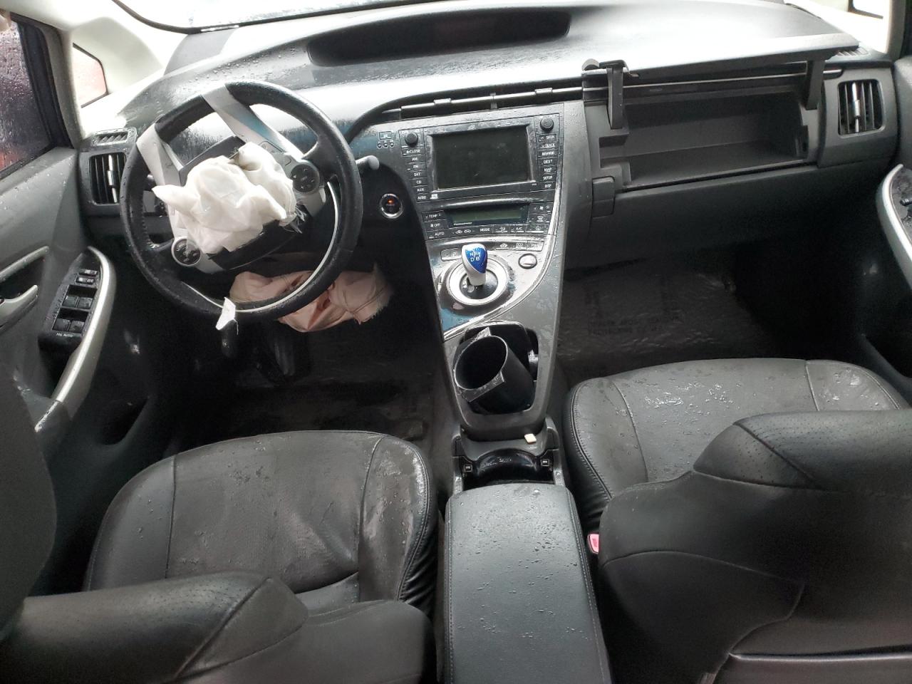 2010 Toyota Prius - Image 8