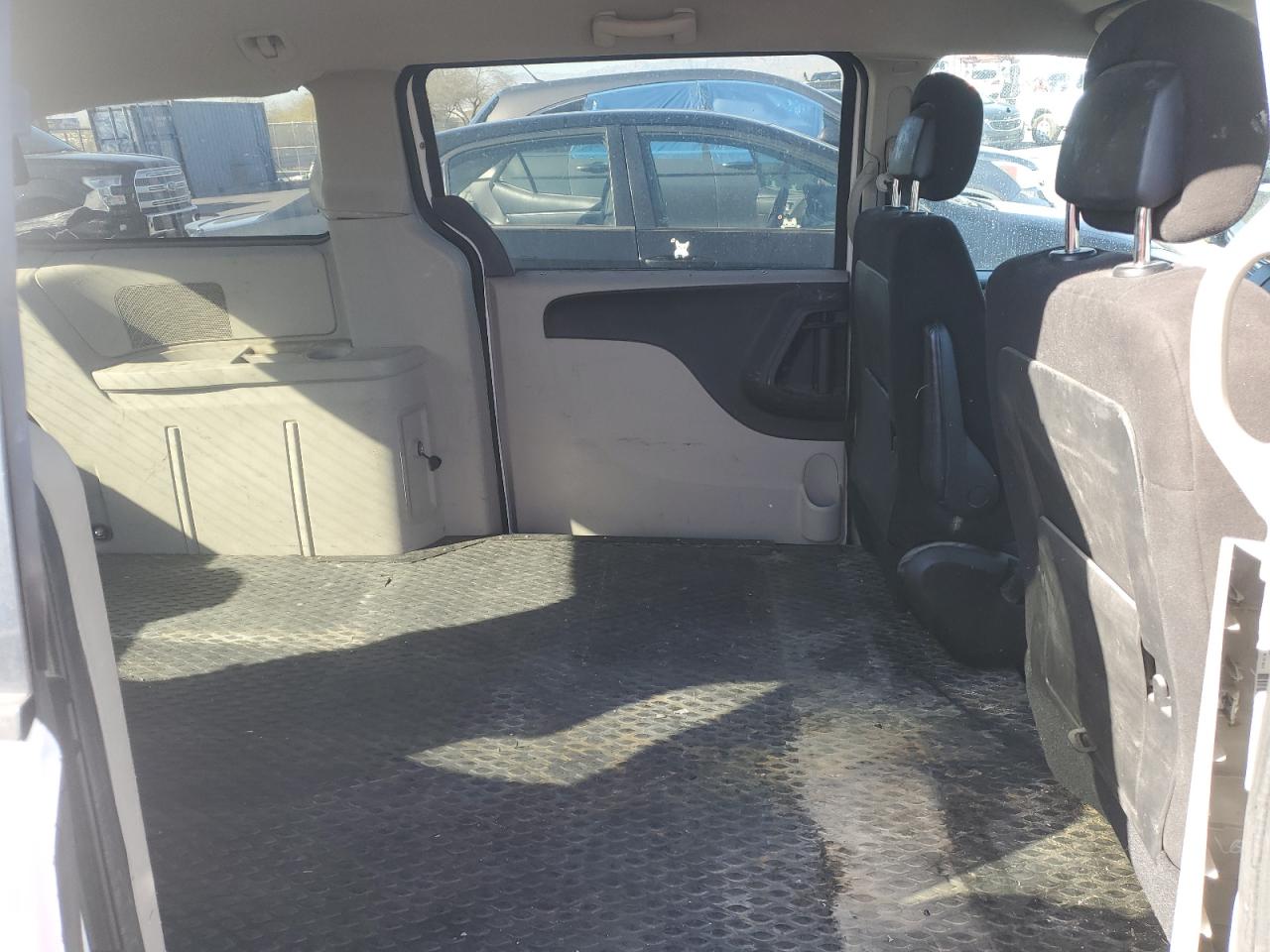 2011 Dodge Caravan - Image 11