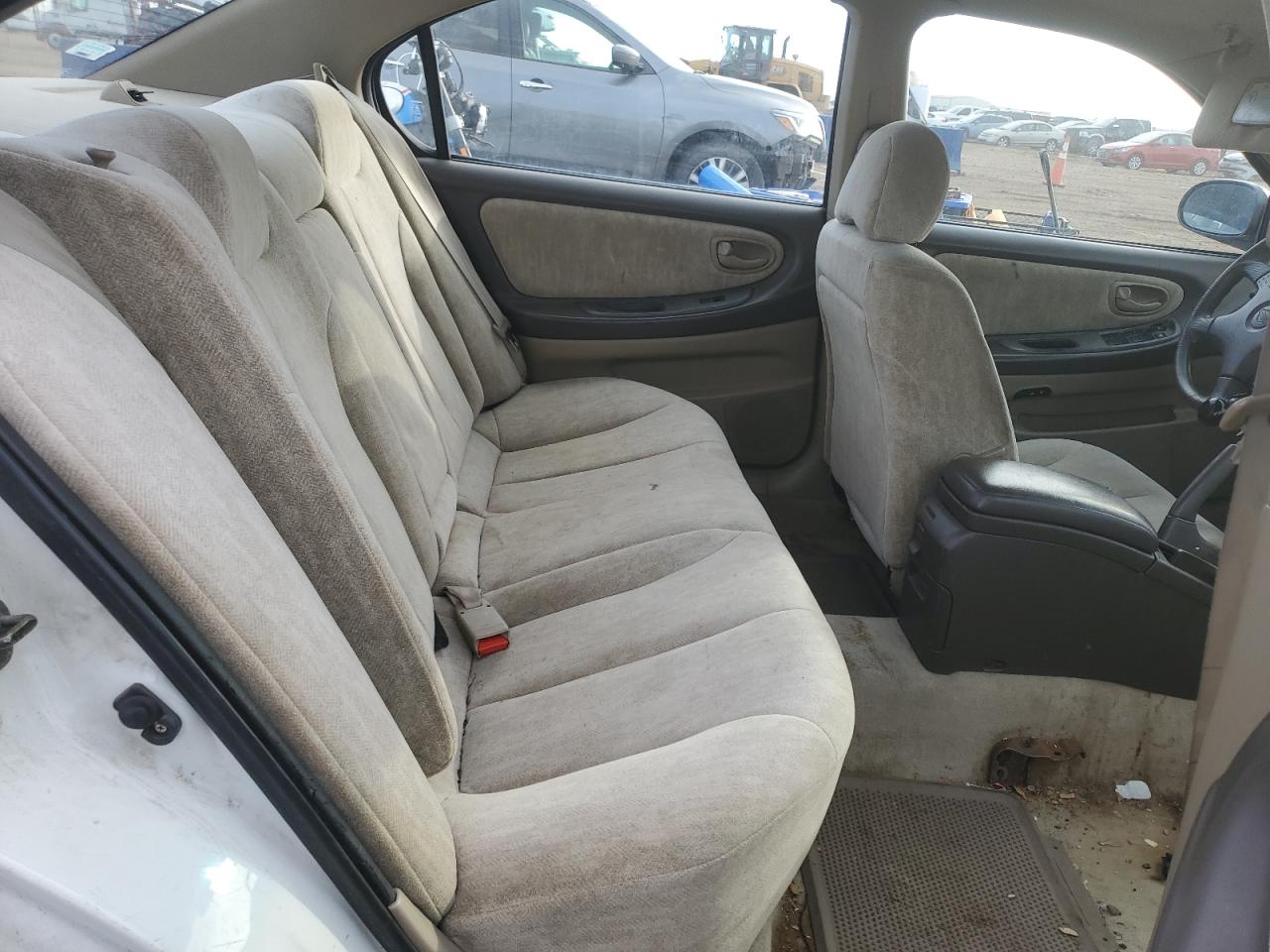 2000 Nissan Maxima - Image 10