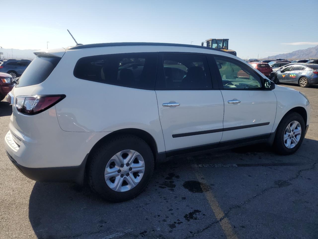 2015 Chevrolet Traverse - Image 3