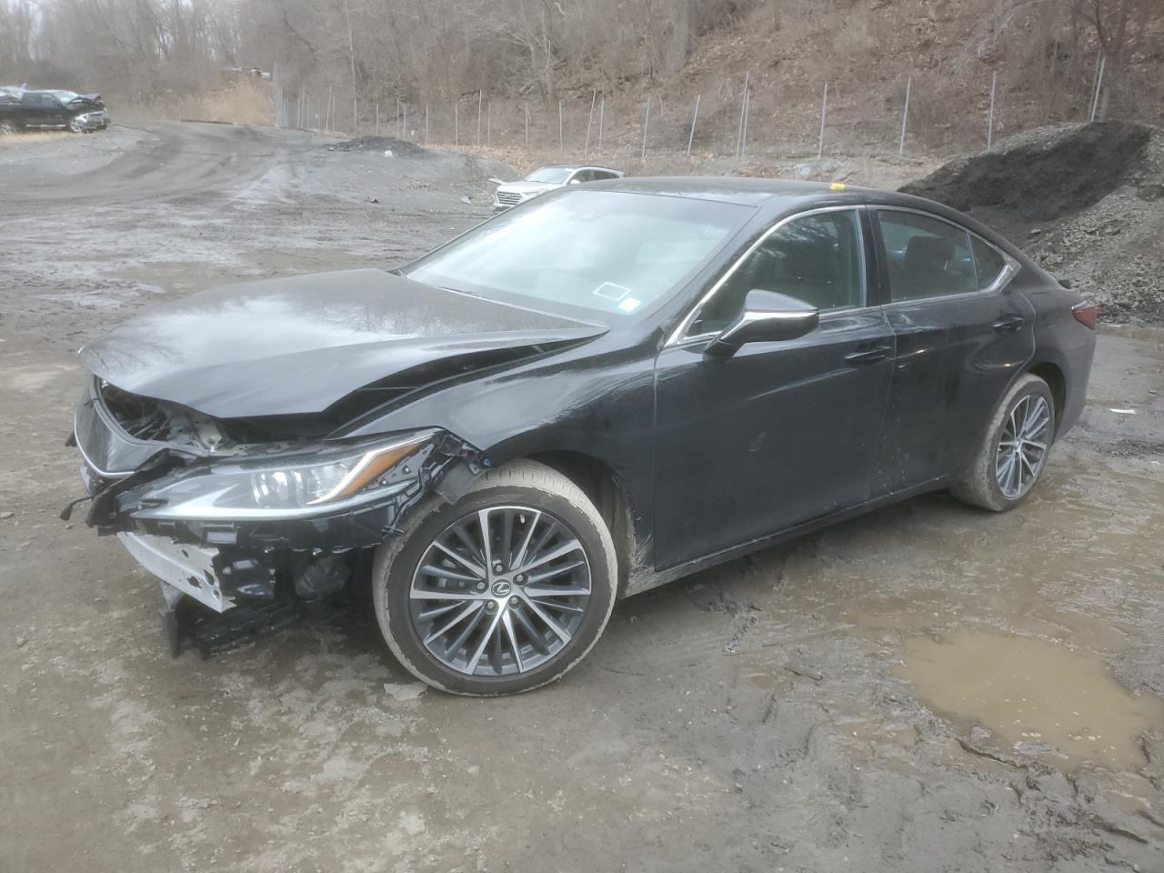 2022 Lexus ES - Image 1