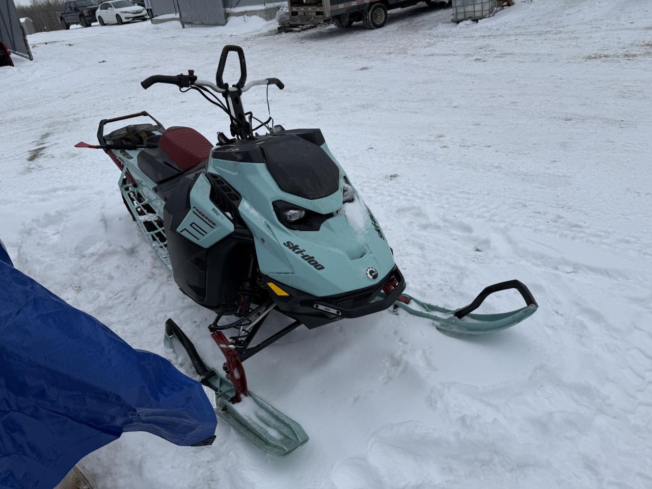 Montreal-est, QC에서 판매 중인 2024 Skidoo Freeride 8 - Rollover