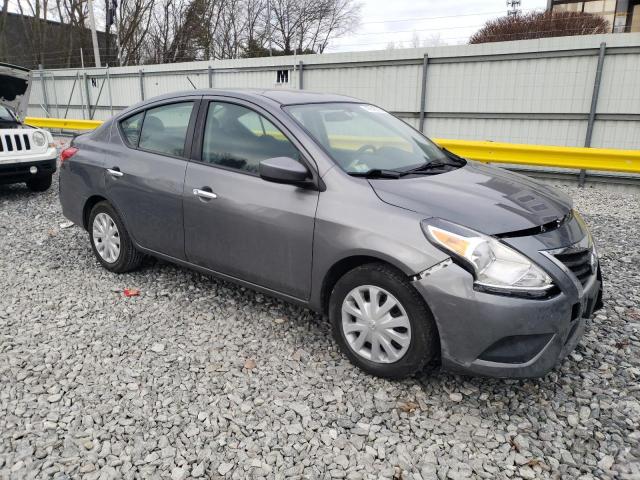  NISSAN VERSA 2018 Szary