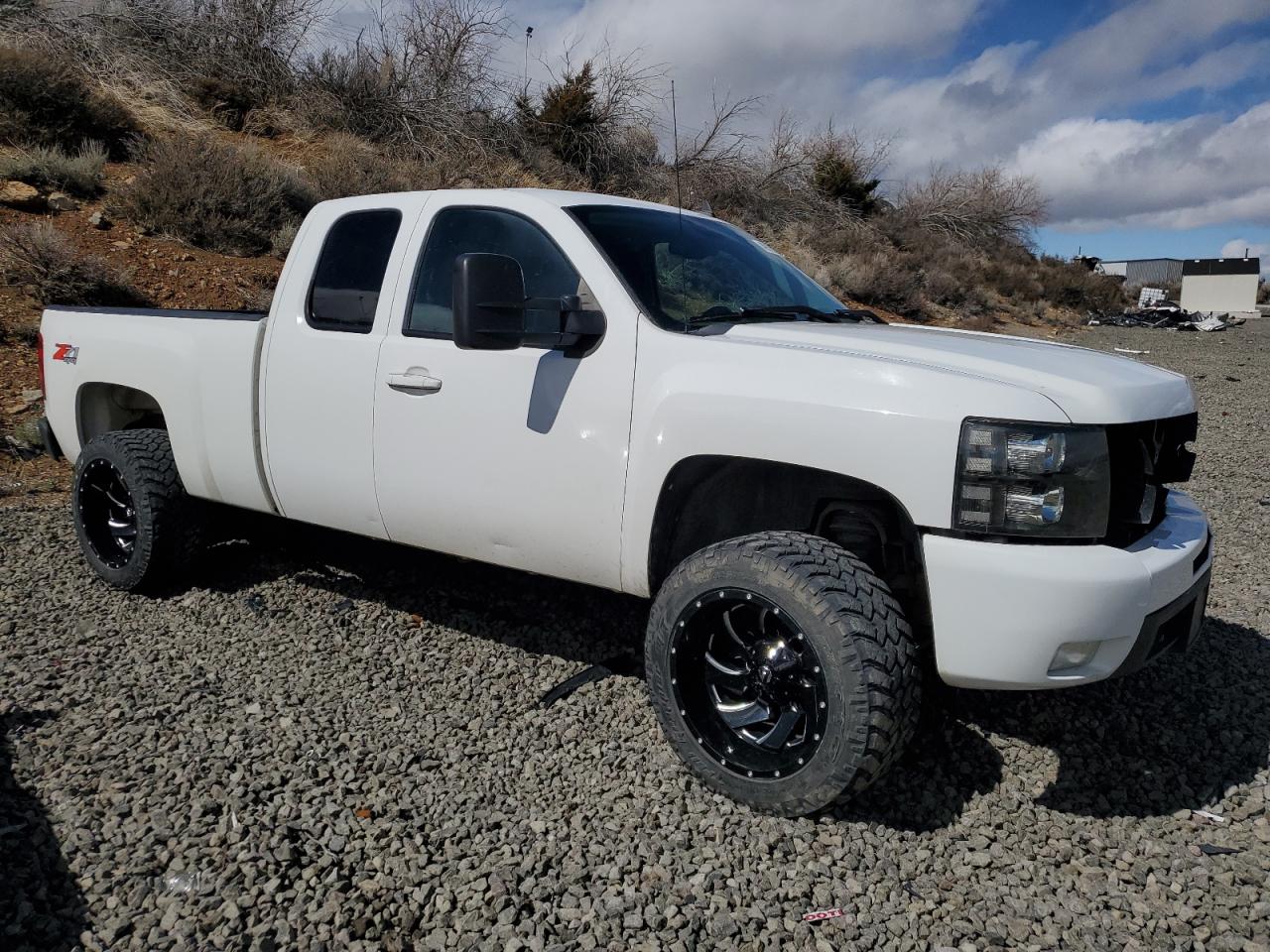 2009 Chevrolet Silverado - Image 4
