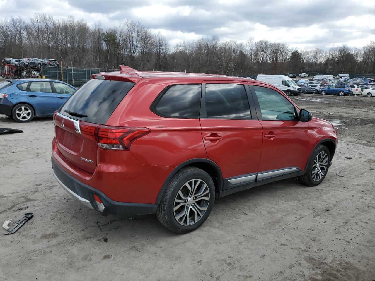 2018 Mitsubishi Outlander - Image 3