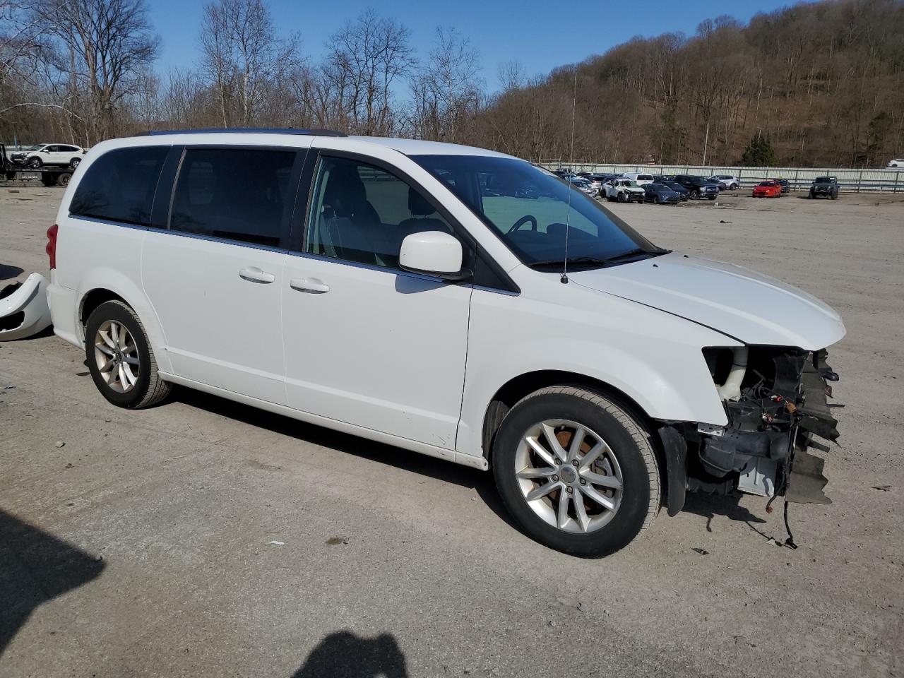 2019 Dodge Caravan - Image 4