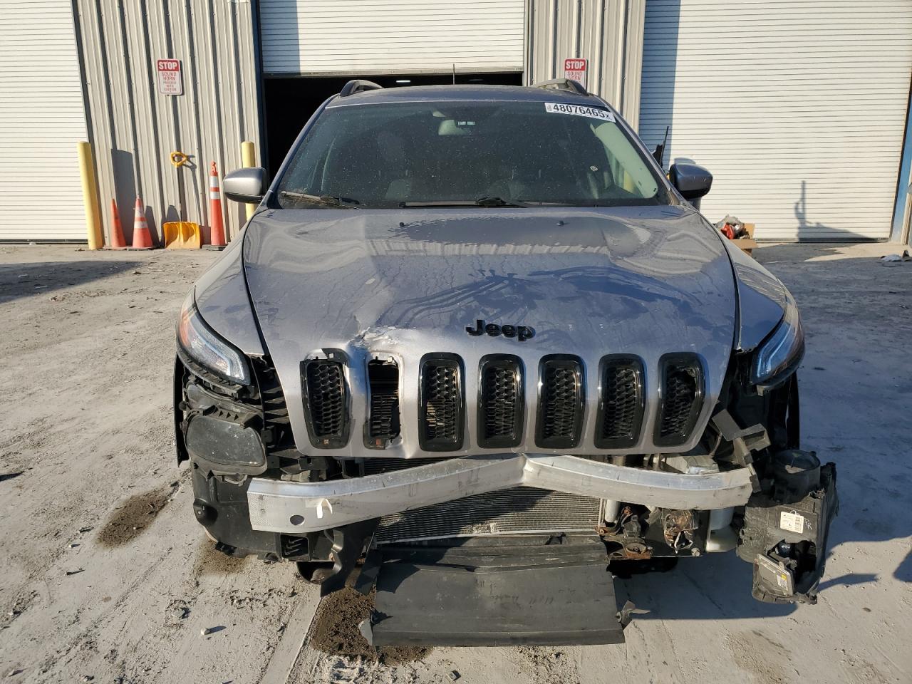 2018 Jeep Grand Cherokee - Image 5