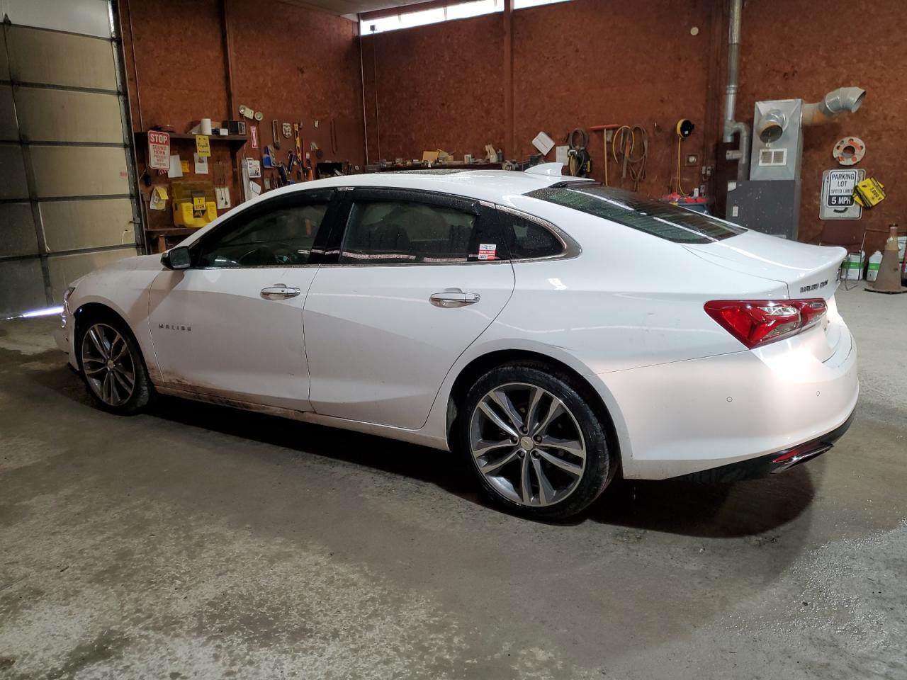 2019 Chevrolet Malibu - Image 2
