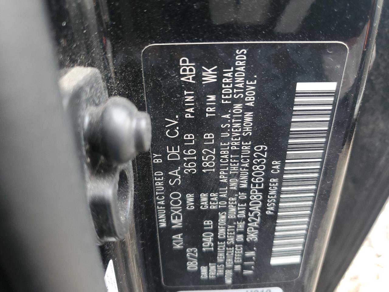 2023 Kia Rio - Image 15